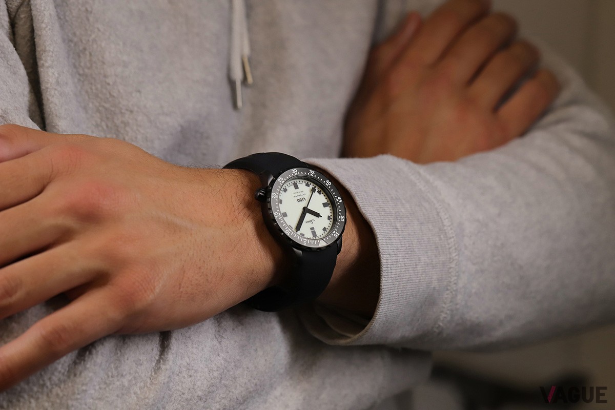 普段使いしやすい41mmサイズは「U50」シリーズの大きな魅力。日本人の小さな手にも好相性