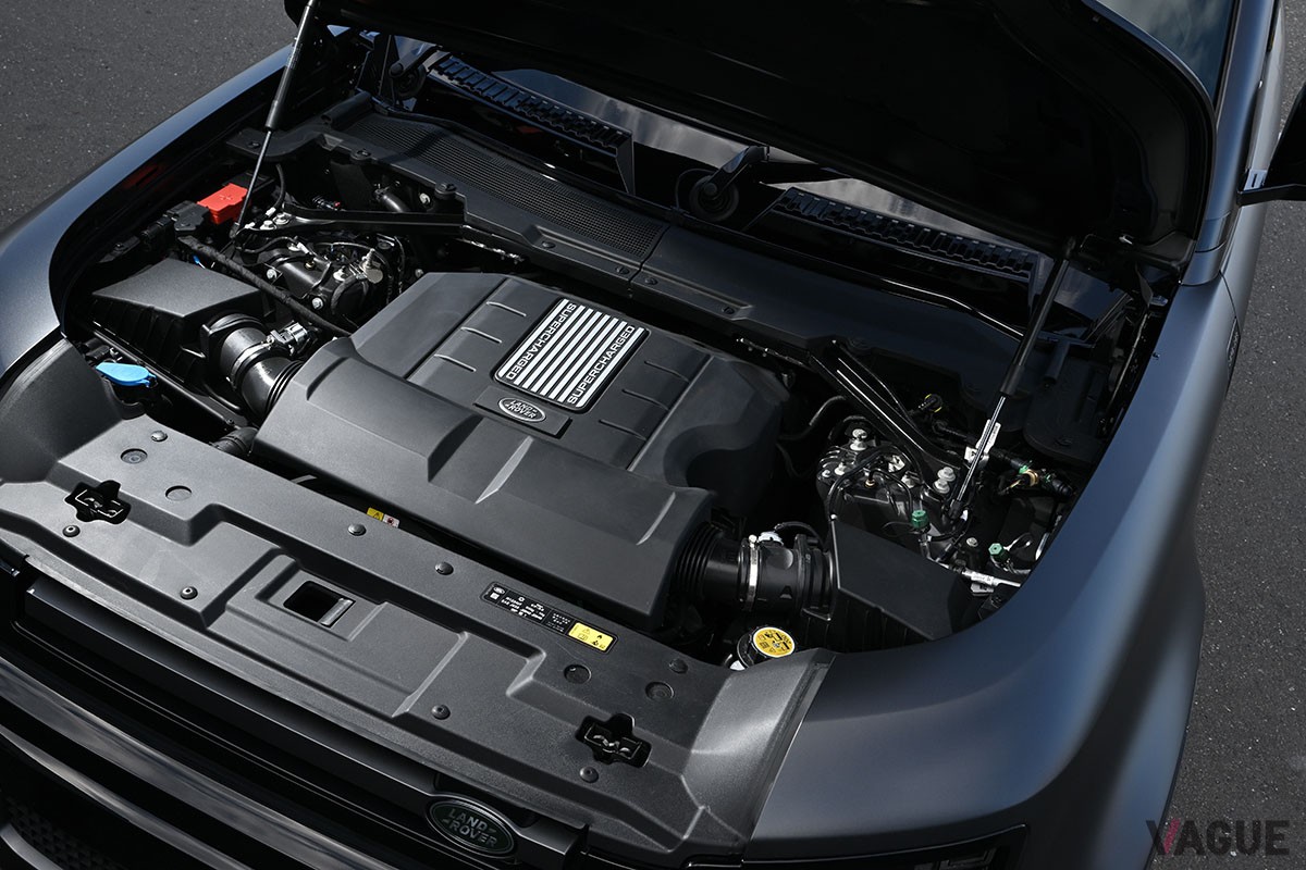 5リッターのスーパーチャージャーつきV8エンジンを搭載したランドローバー「ディフェンダー90 V8 カルパチアン エディション」