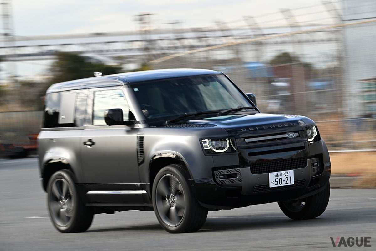5リッターのスーパーチャージャーつきV8エンジンを搭載したランドローバー「ディフェンダー90 V8 カルパチアン エディション」
