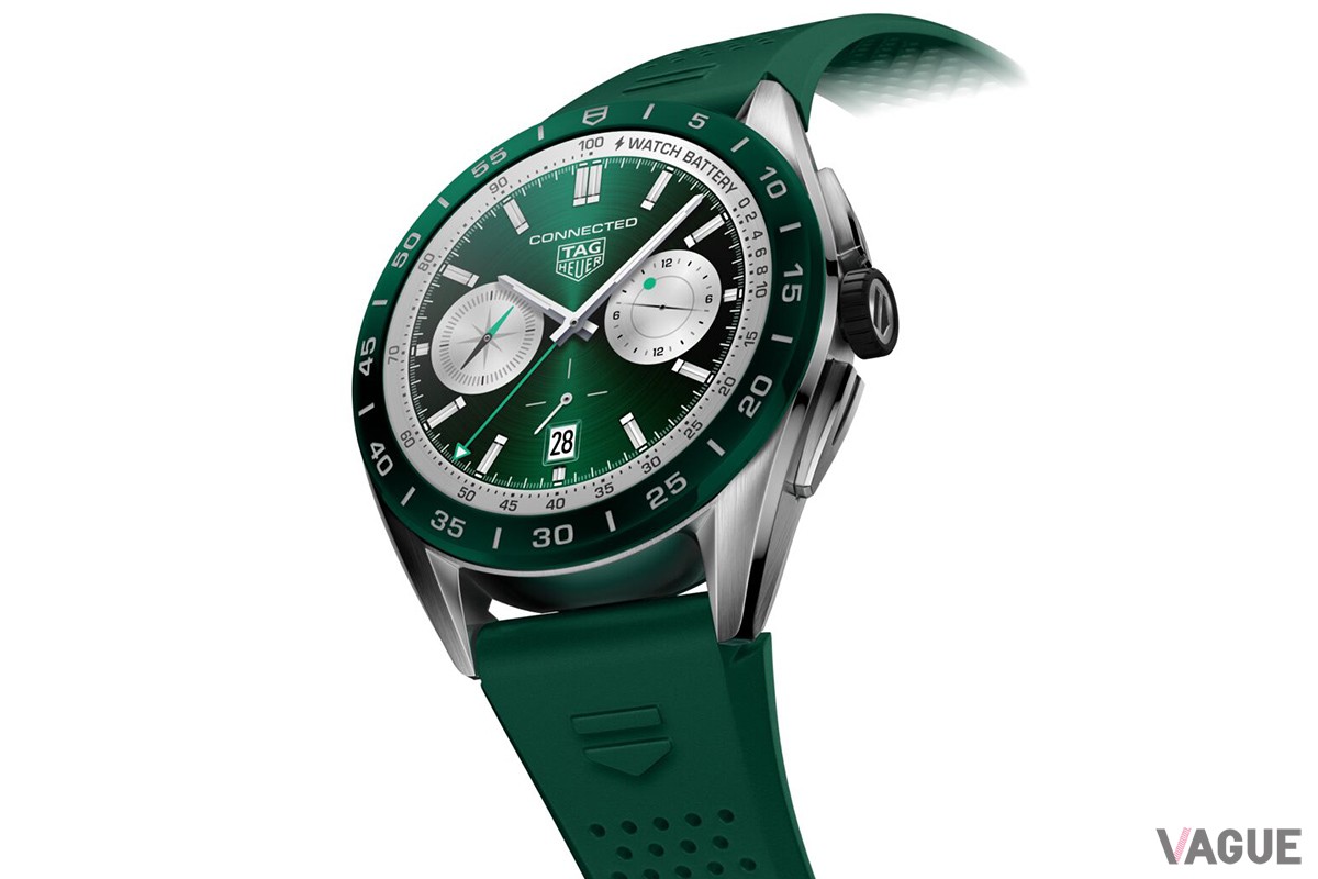 2024年に登場した「Calibre E4」新色グリーン（22万円、消費税込）。堅牢な45mmステンレスケースに艶やかなセラミックベゼルが美しく映える