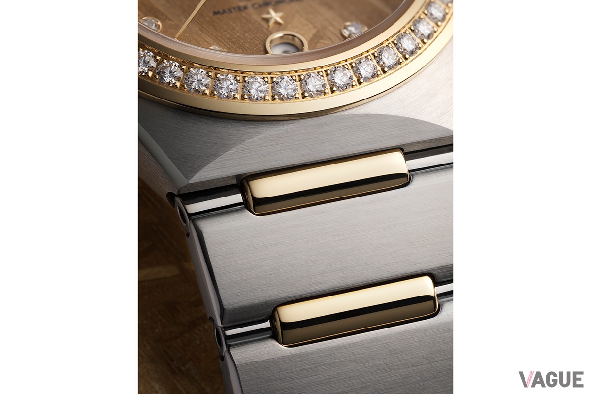 ツートーンのブレスレットを採用したウイメンズモデル。29mmメカニカルモデル「131.25.29.20.99.002」（248万6000円、消費税込）