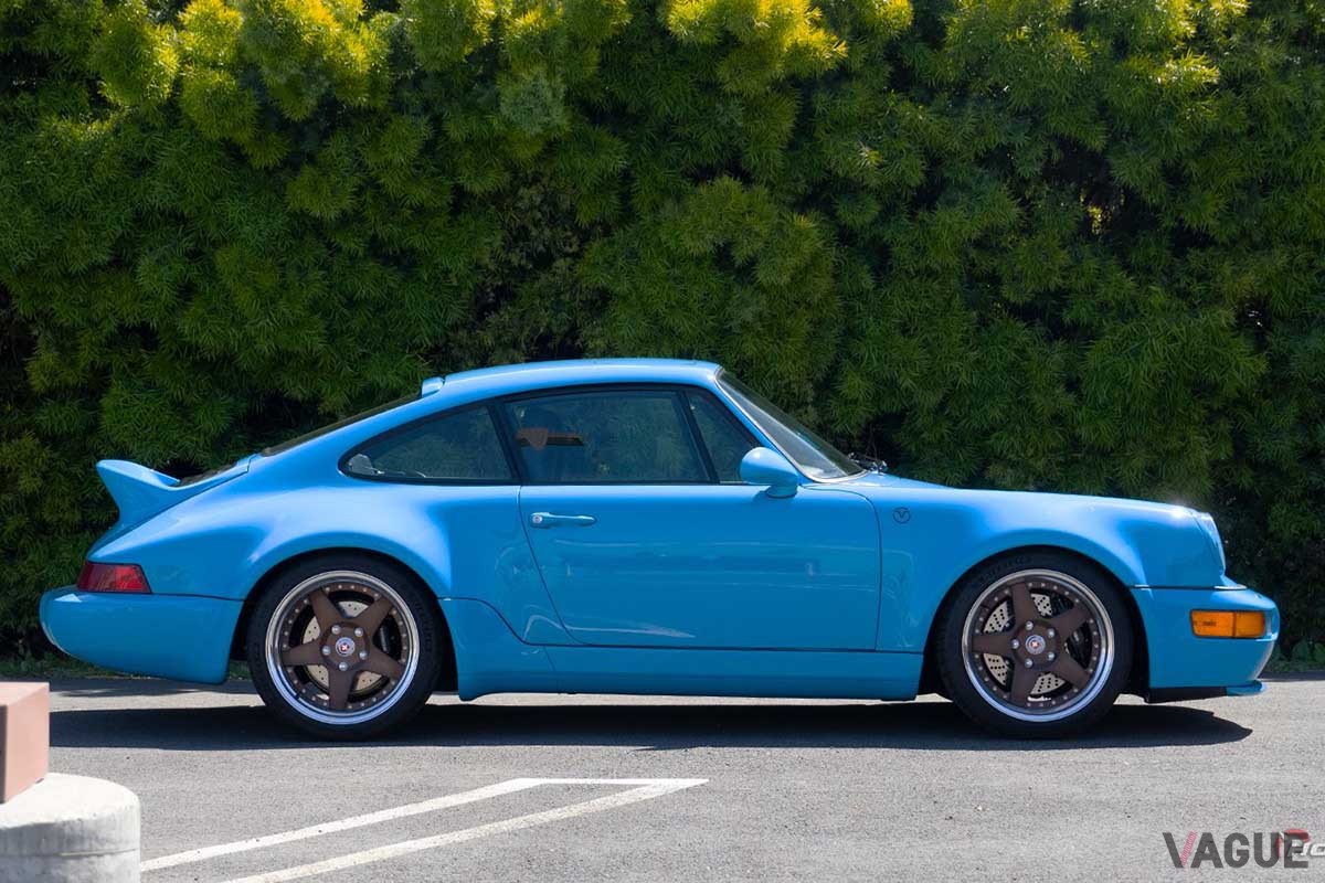 英国のエバーラティ社が製作したEV「ポルシェ911シグネチャー ガルフエディション」