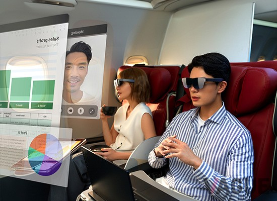 周りからは見えない自分だけの大画面ディスプレイ