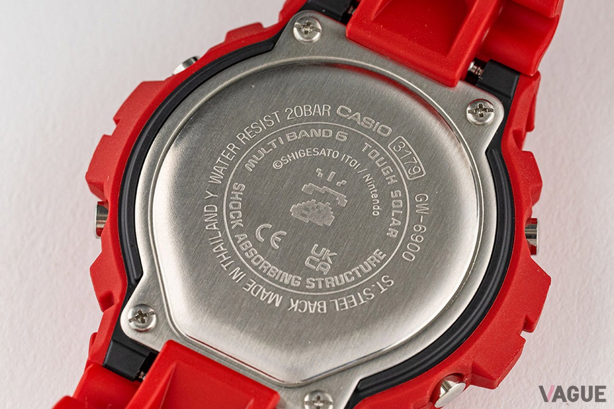 G-SHOCKの代表的なモデルである「GW-6900」をベースにし、鮮やかなMOTHERレッドで仕上げらた別注アイテム