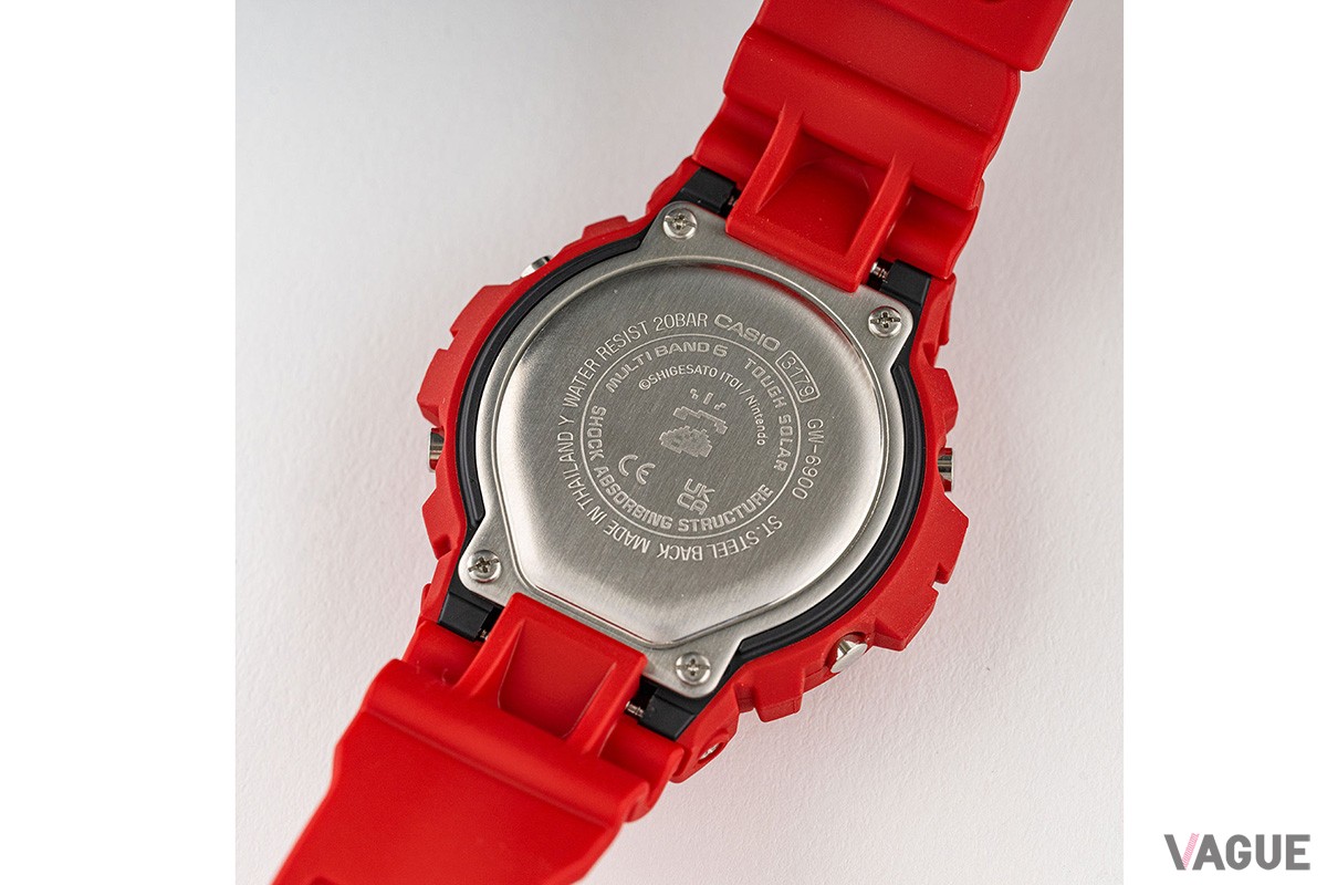 G-SHOCKの代表的なモデルである「GW-6900」をベースにし、鮮やかなMOTHERレッドで仕上げらた別注アイテム