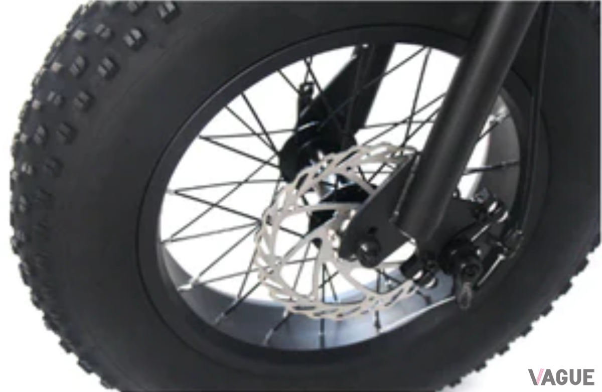 制動性の高いディスクブレーキでパワフルな走行でもしっかり停車