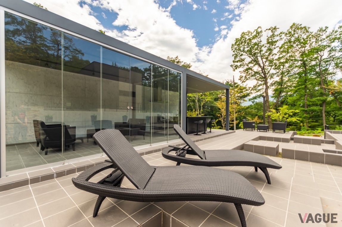 デッキのインフィニティチェアで極上の外気浴