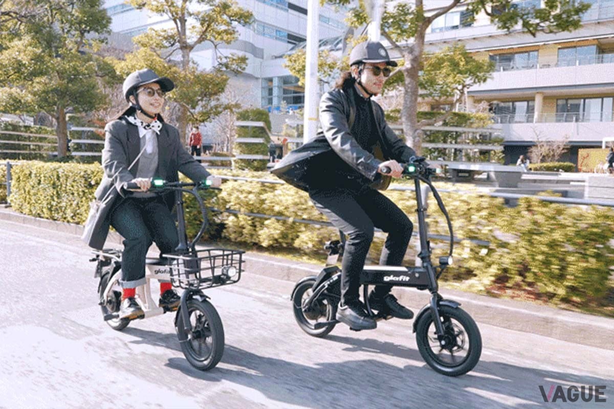 車道は時速20km以下で走行可能。着用の努力義務がるヘルメットは必ずかぶるようにしましょう