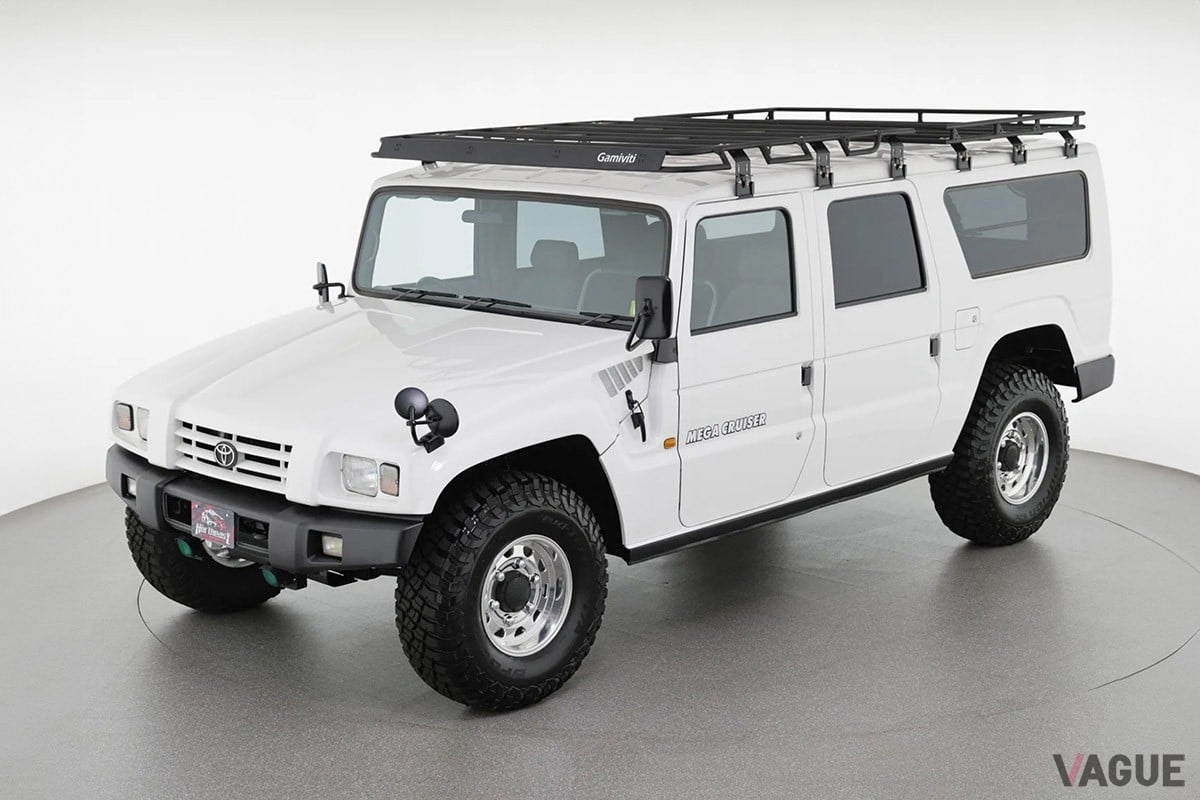 一番人気物 16万9000kmも走った中古”が驚きの2477万円!? 自衛隊“高機動車”の ルアー・フライ