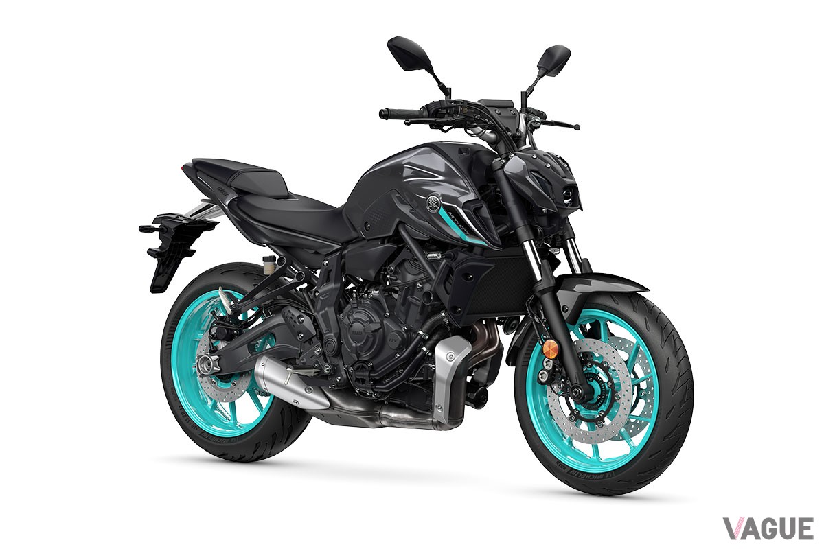 ヤマハのロードスポーツバイク「MT-07 ABS」の2024年モデルは、刷新されたカラーラインナップと利便性の高い新装備が魅力的