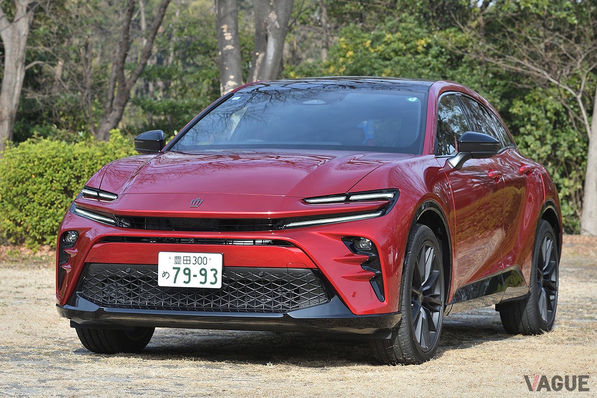 トヨタ「クラウン・スポーツ」のPHEV仕様「RS」グレードは、圧倒的な加速を味わえるスポーティモデル