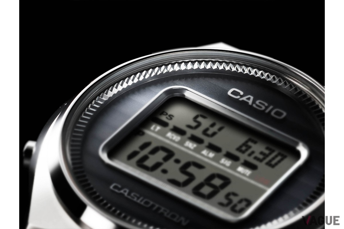 挽目加工したケース上面と鏡面仕上げのサイド面は、初代モデルと同じディテールを追求したのだそう