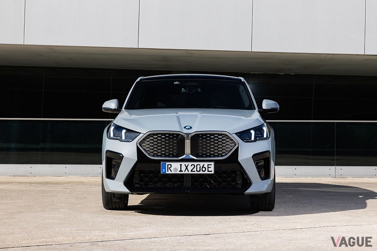 BMW新型「iX2 xDrive30」