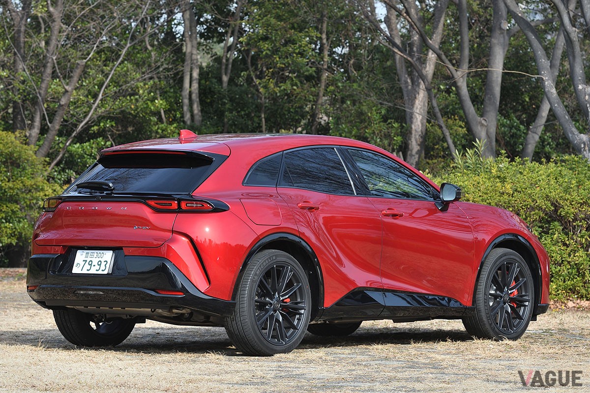 トヨタ「クラウン・スポーツ」のPHEV仕様「RS」グレードは、圧倒的な加速を味わえるスポーティモデル