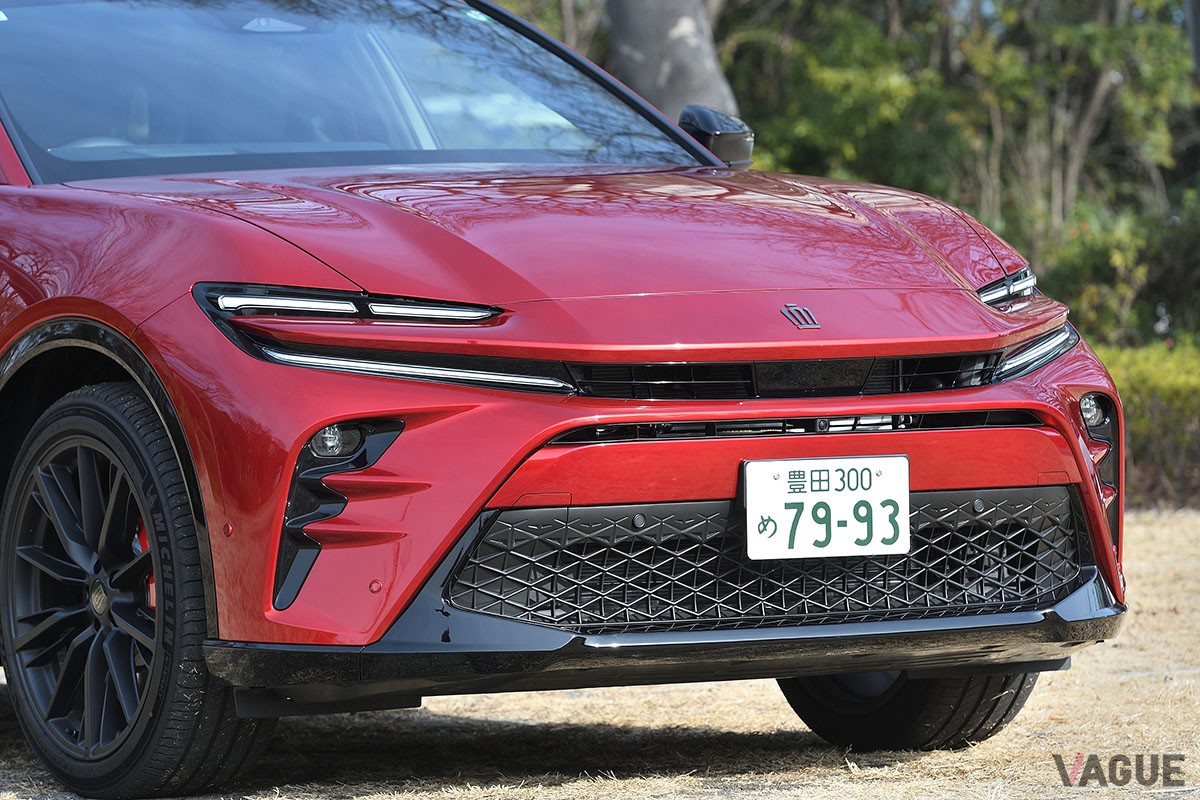 トヨタ「クラウン・スポーツ」のPHEV仕様「RS」グレードは、圧倒的な加速を味わえるスポーティモデル