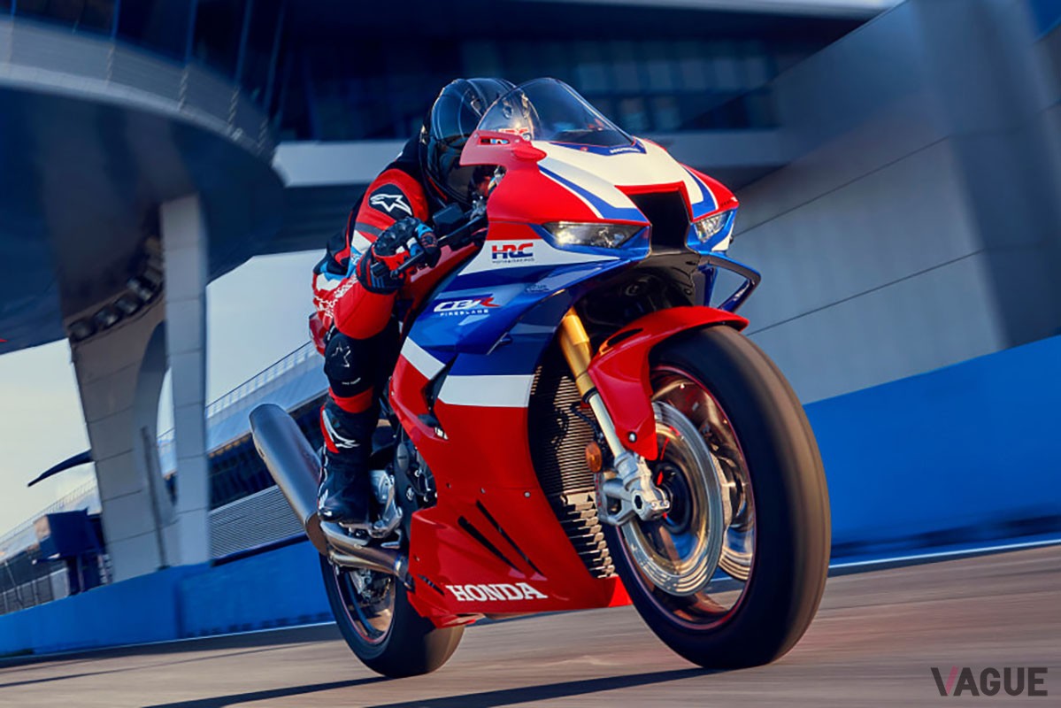 パワーユニットはもちろんのこと車体設計や電子制御もアップデートされたホンダの新型「CBR1000RR-R ファイヤーブレード」と「CBR1000RR-R ファイヤーブレード SP」