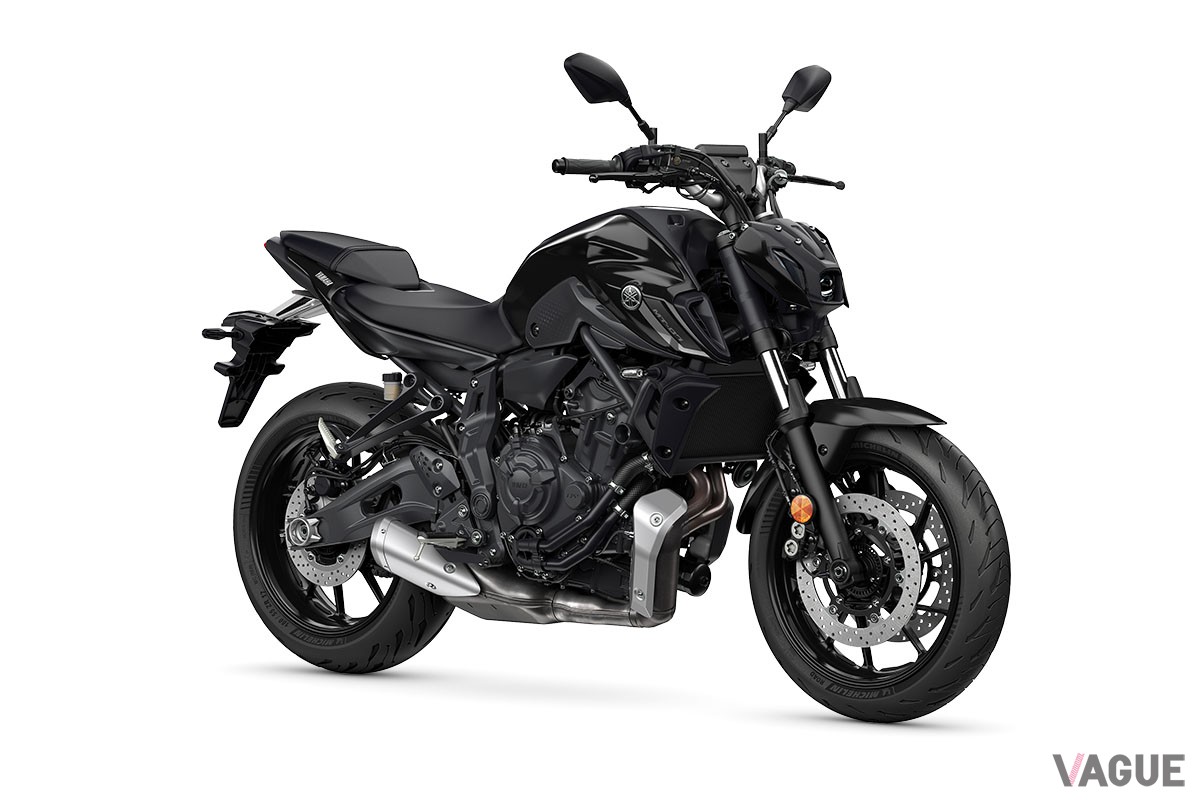 ヤマハのロードスポーツバイク「MT-07 ABS」の2024年モデルは、刷新されたカラーラインナップと利便性の高い新装備が魅力的