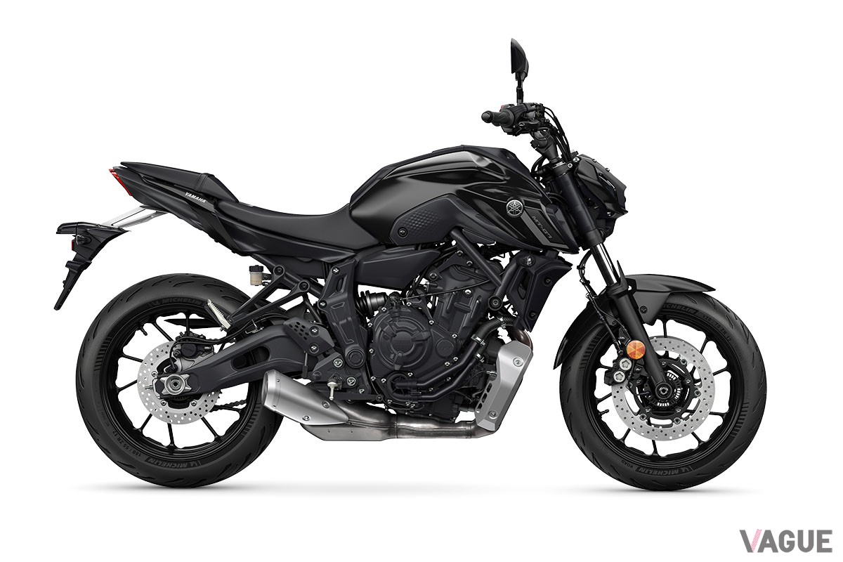 ヤマハのロードスポーツバイク「MT-07 ABS」の2024年モデルは、刷新されたカラーラインナップと利便性の高い新装備が魅力的