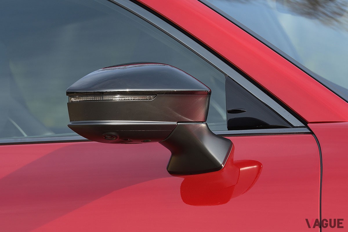 トヨタ「クラウン・スポーツ」のPHEV仕様「RS」グレードは、圧倒的な加速を味わえるスポーティモデル