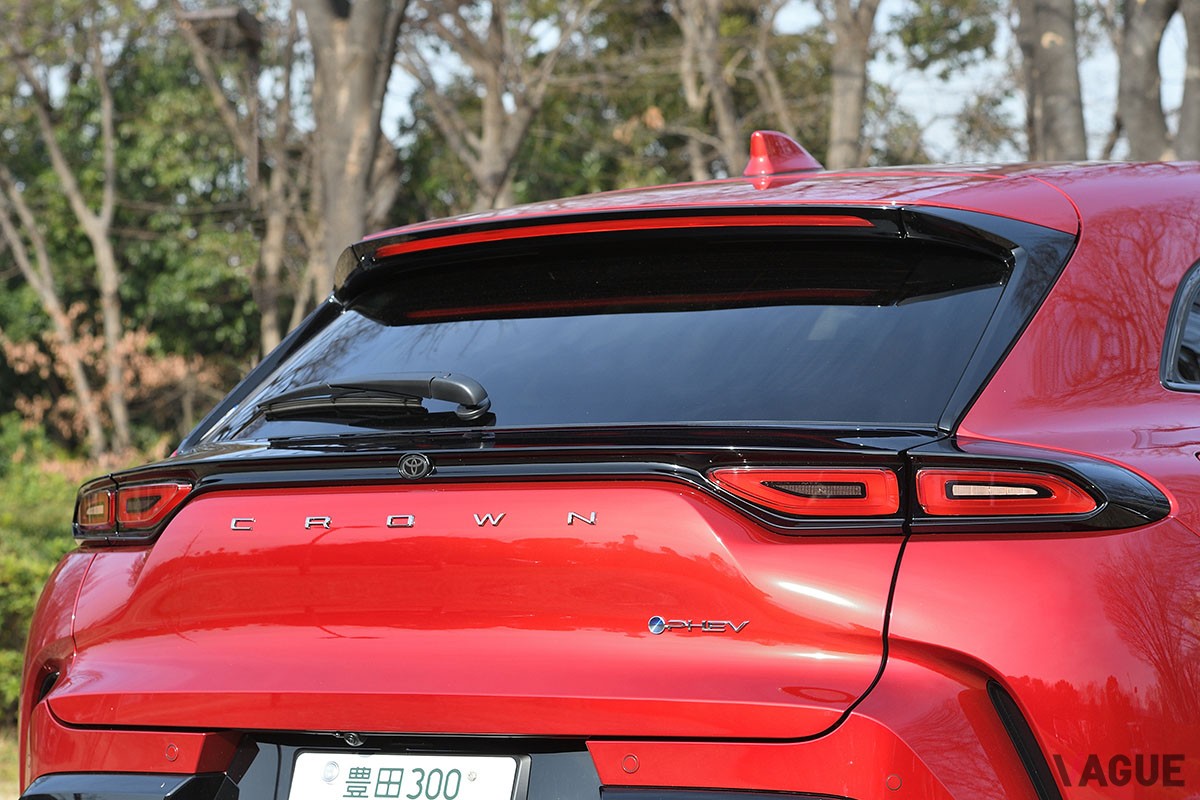 トヨタ「クラウン・スポーツ」のPHEV仕様「RS」グレードは、圧倒的な加速を味わえるスポーティモデル