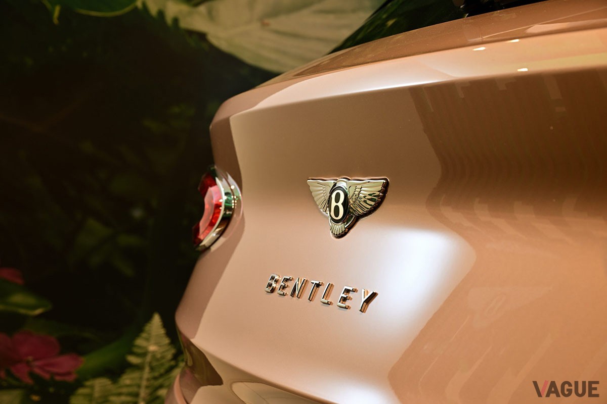 ベントレー新型「ベンテイガEWB」