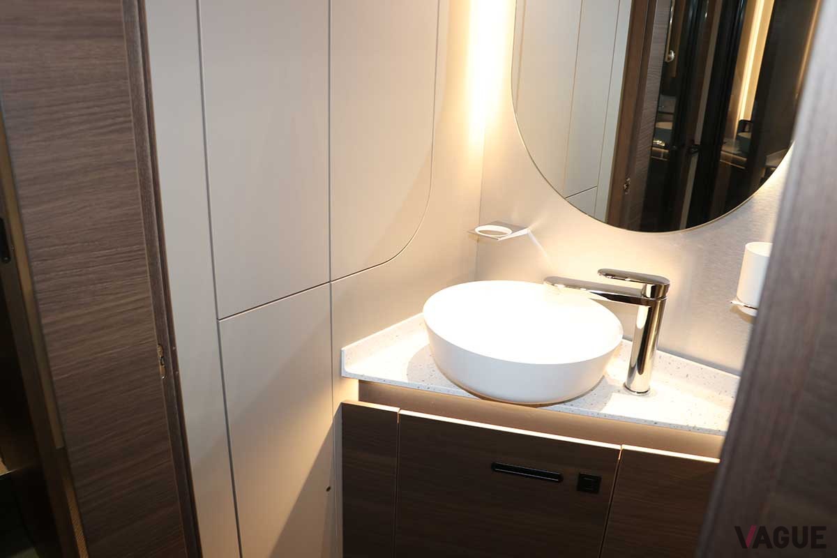 アドリア「スーパーソニック890LL」のインテリア