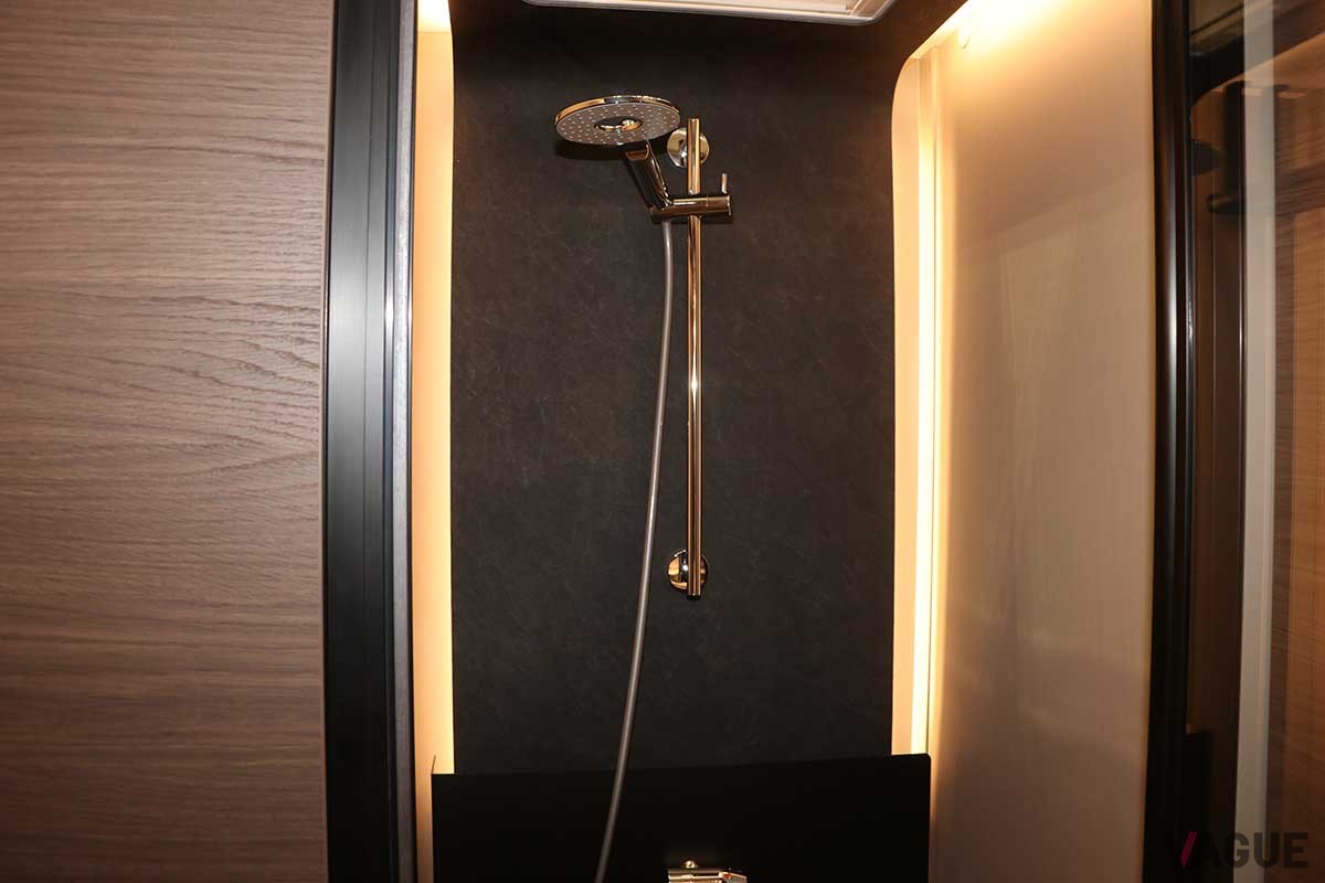 アドリア「スーパーソニック890LL」のインテリア