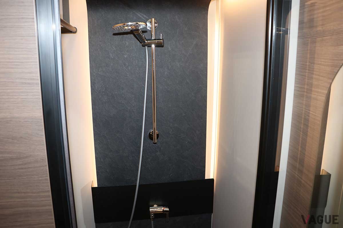 アドリア「スーパーソニック890LL」のインテリア