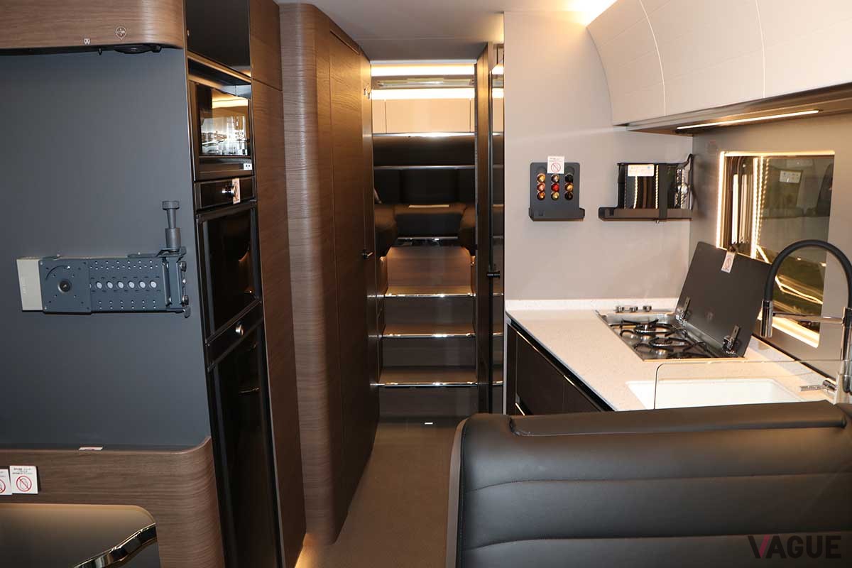 アドリア「スーパーソニック890LL」のインテリア