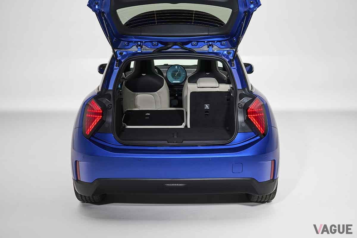 新型「ミニ・クーパー3ドア」のインテリア