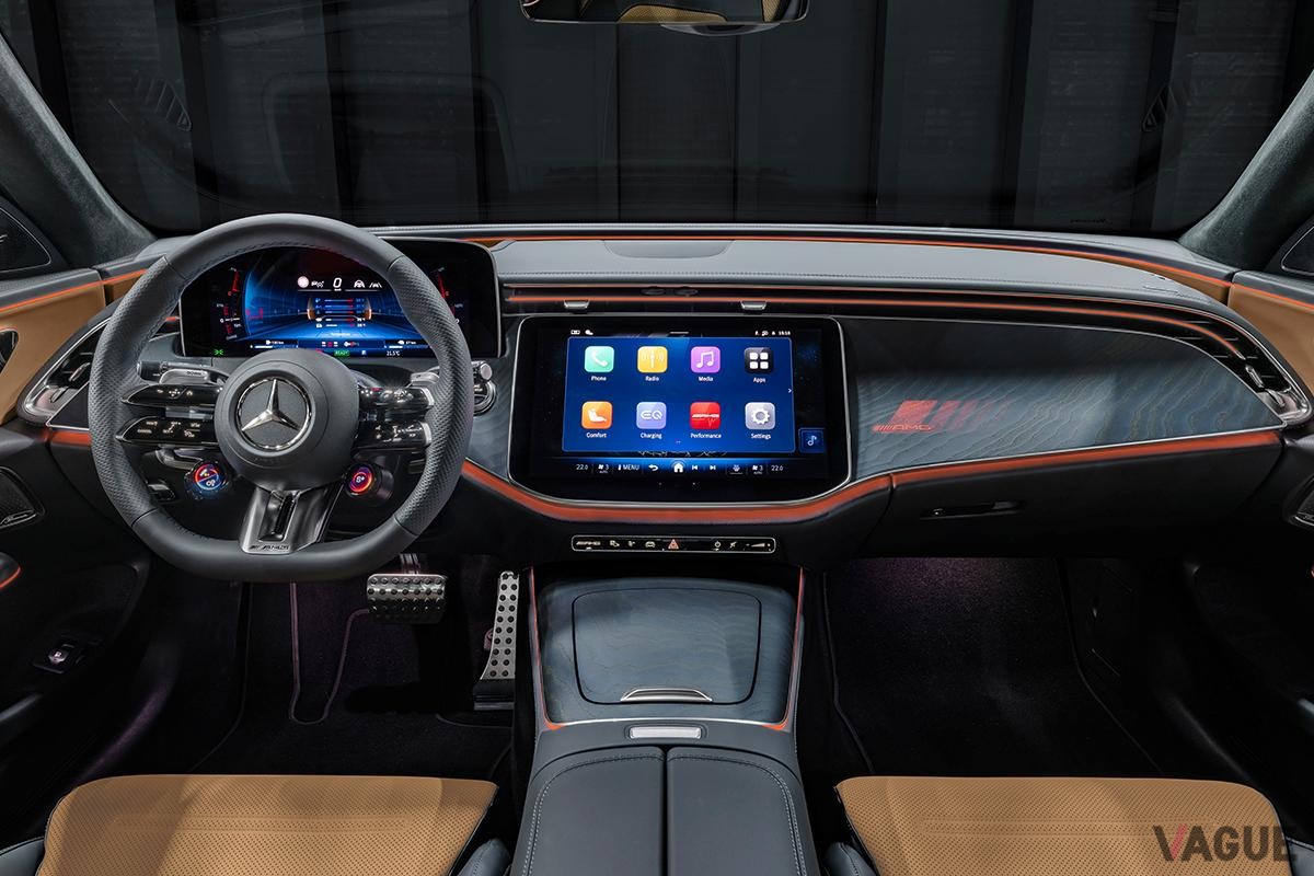 発売された新型メルセデスAMG「E53ハイブリッド4MATIC＋」ステーションワゴンのインテリア