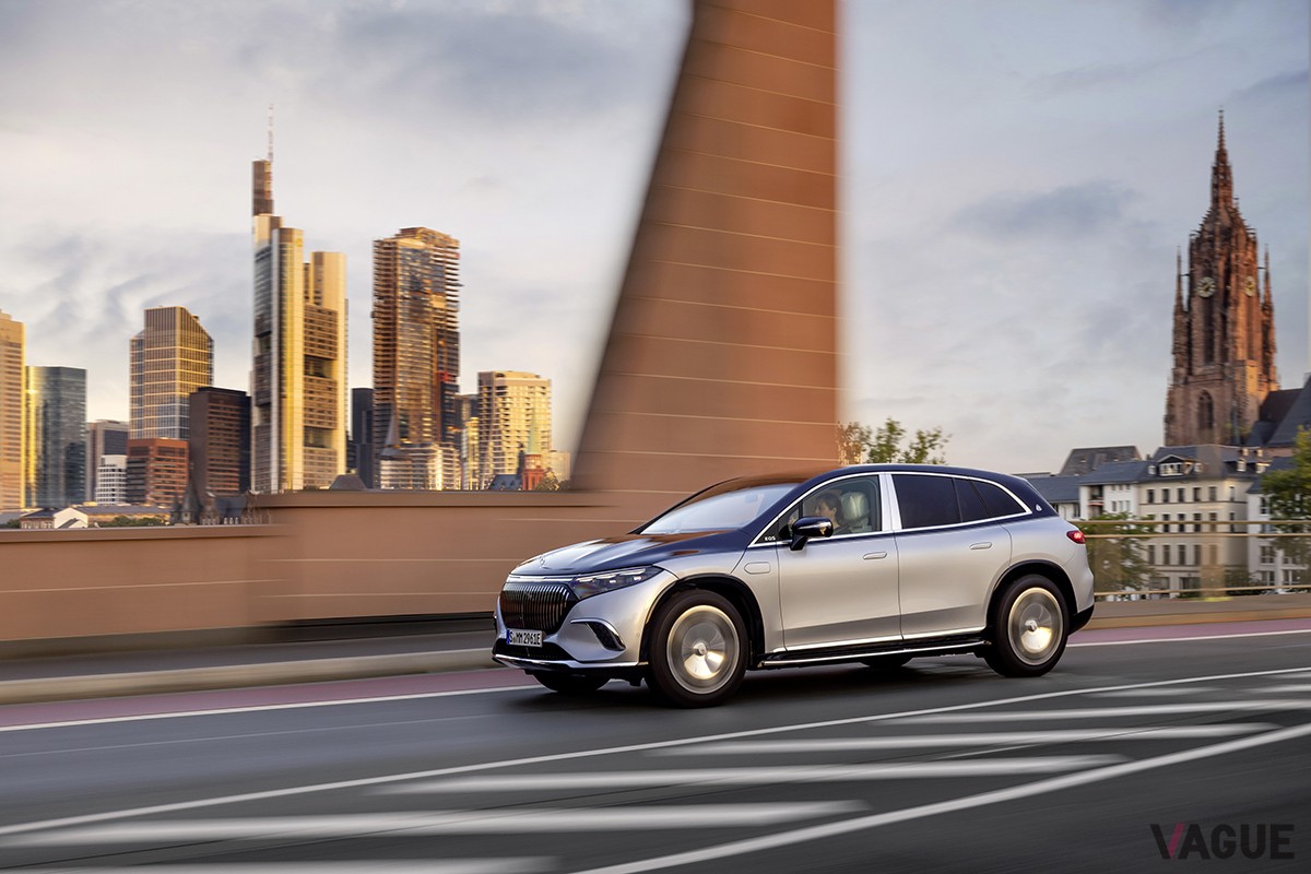欧州市場で発売された新型メルセデス・マイバッハ「EQS680 SUV」