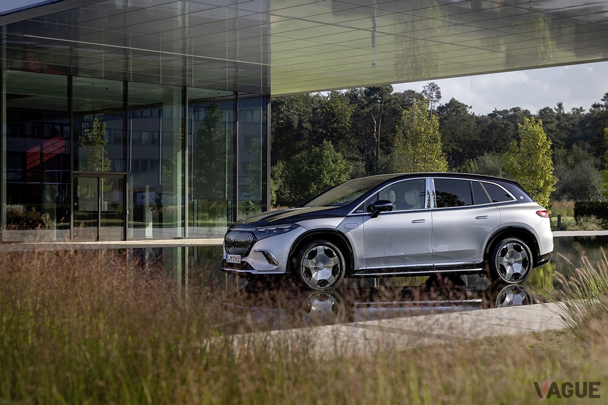 欧州市場で発売された新型メルセデス・マイバッハ「EQS680 SUV」