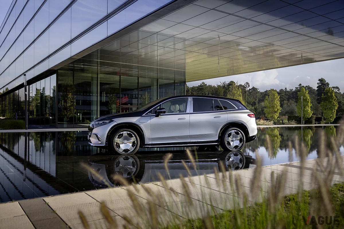 欧州市場で発売された新型メルセデス・マイバッハ「EQS680 SUV」