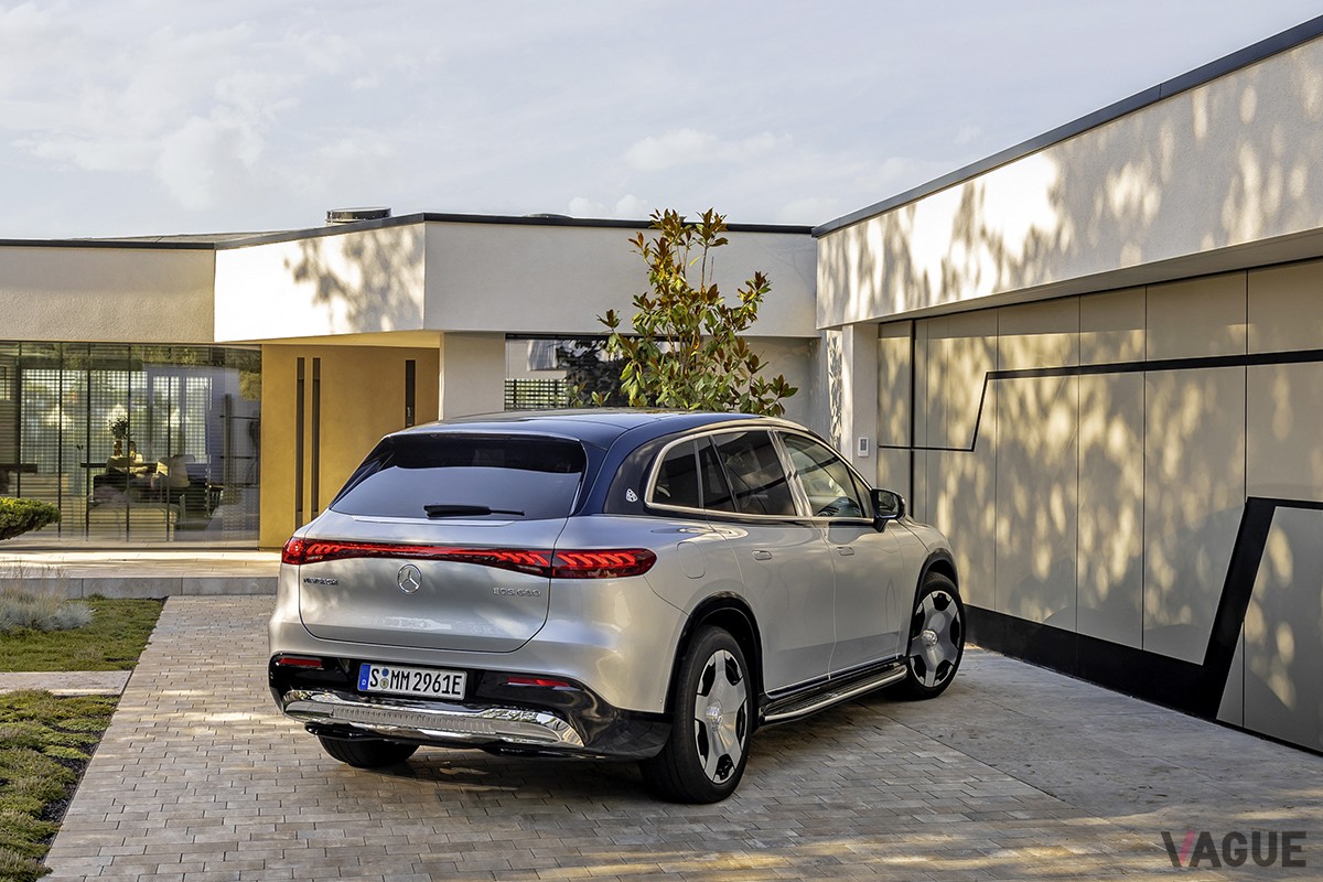 欧州市場で発売された新型メルセデス・マイバッハ「EQS680 SUV」
