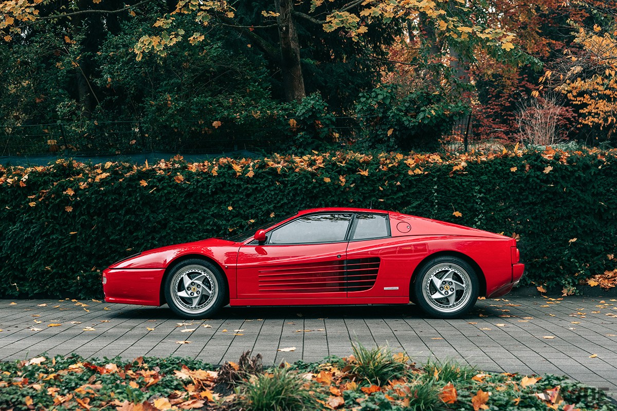 V12気筒エンジンをリアミッドに搭載したスーパーカー、フェラーリ「F512M」。世界で501台が販売されたという