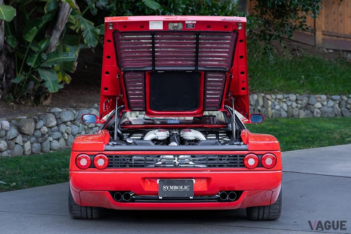 米国オークションに登場した1995年式フェラーリ「F512M」。左ハンドルだが希少な日本仕様モデルだ