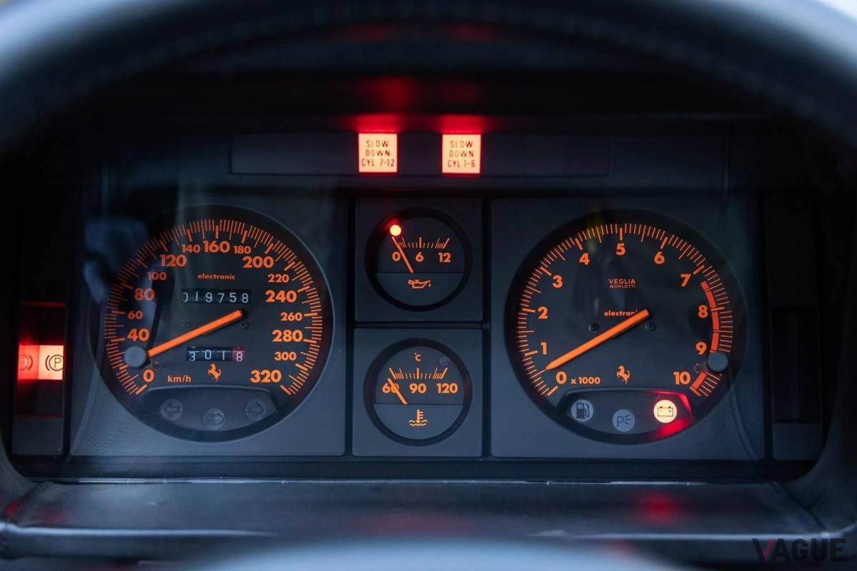 米国オークションに登場した1995年式フェラーリ「F512M」。左ハンドルだが希少な日本仕様モデルだ