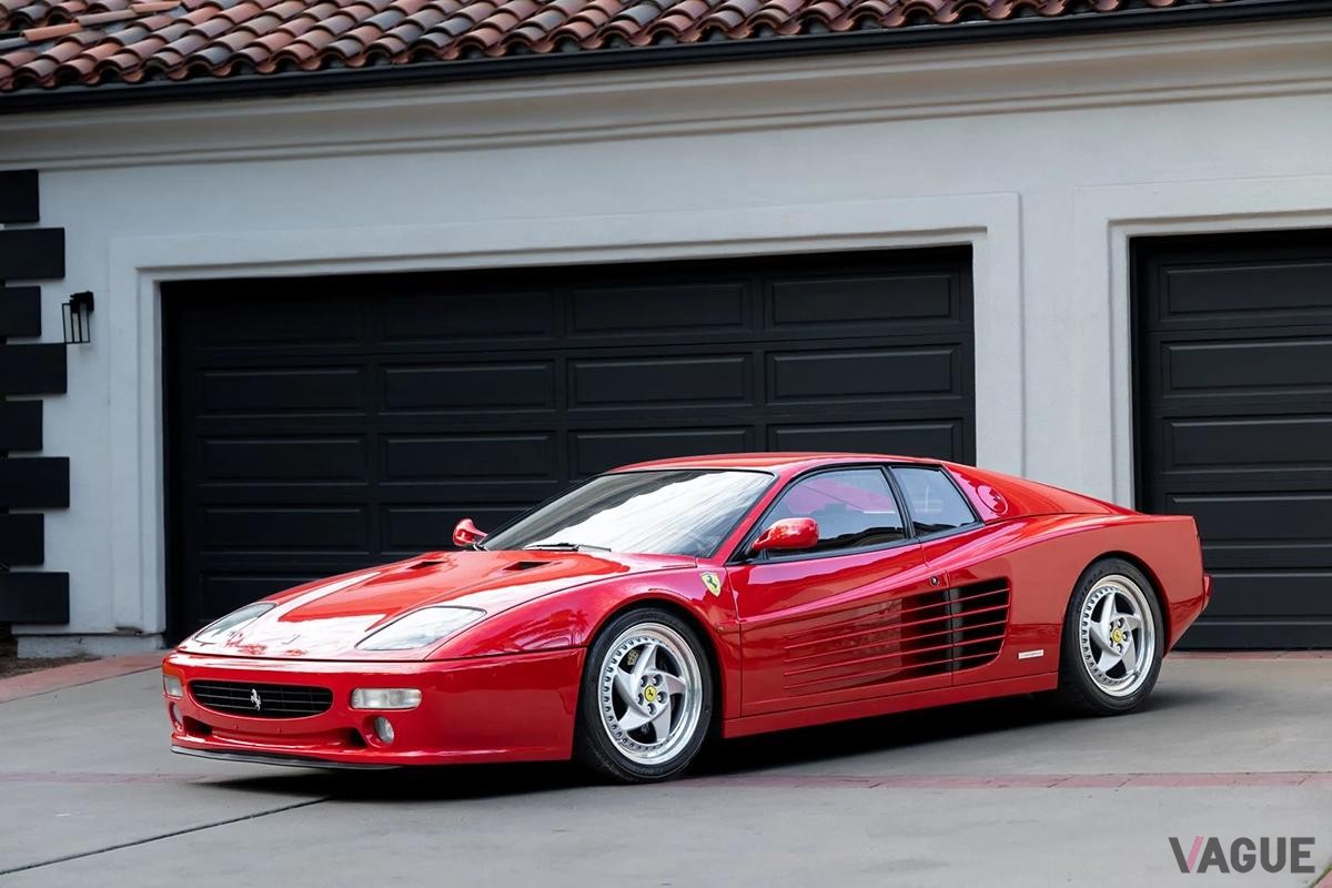 米国オークションに登場した1995年式フェラーリ「F512M」。左ハンドルだが希少な日本仕様モデルだ