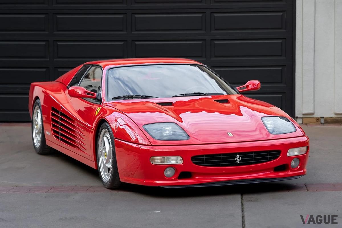 米国オークションに登場した1995年式フェラーリ「F512M」。左ハンドルだが希少な日本仕様モデルだ