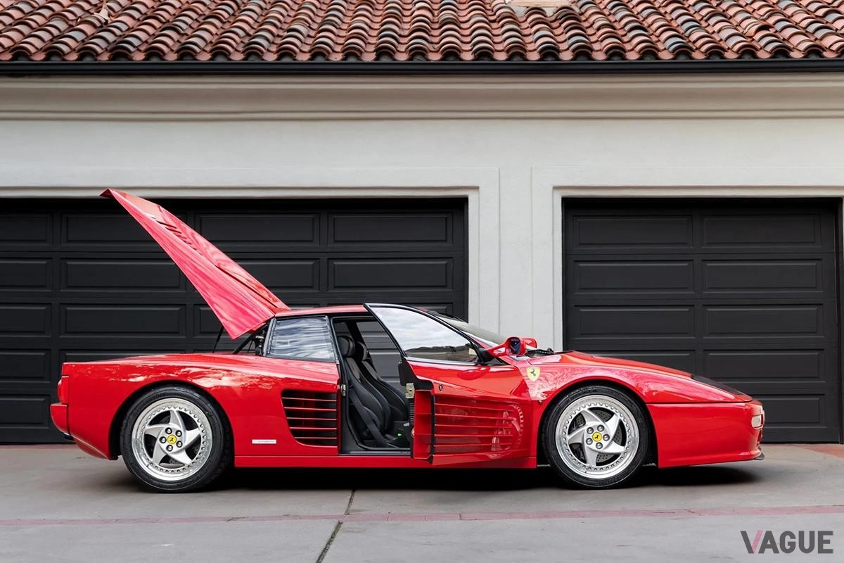 米国オークションに登場した1995年式フェラーリ「F512M」。左ハンドルだが希少な日本仕様モデルだ