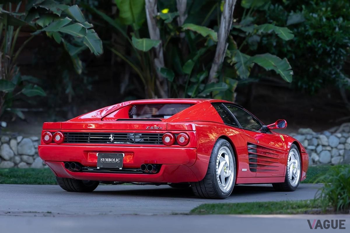 米国オークションに登場した1995年式フェラーリ「F512M」。左ハンドルだが希少な日本仕様モデルだ