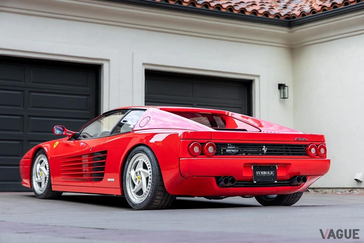 米国オークションに登場した1995年式フェラーリ「F512M」。左ハンドルだが希少な日本仕様モデルだ