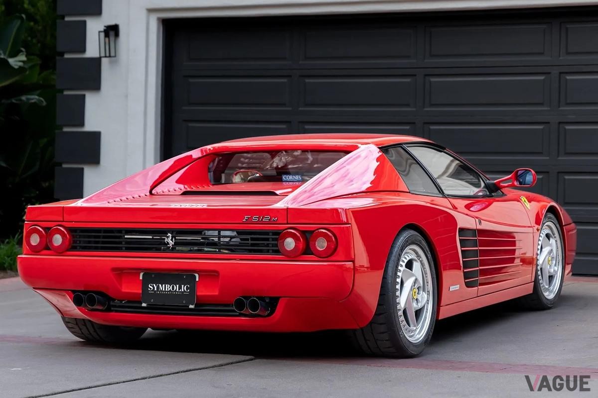 米国オークションに登場した1995年式フェラーリ「F512M」。左ハンドルだが希少な日本仕様モデルだ