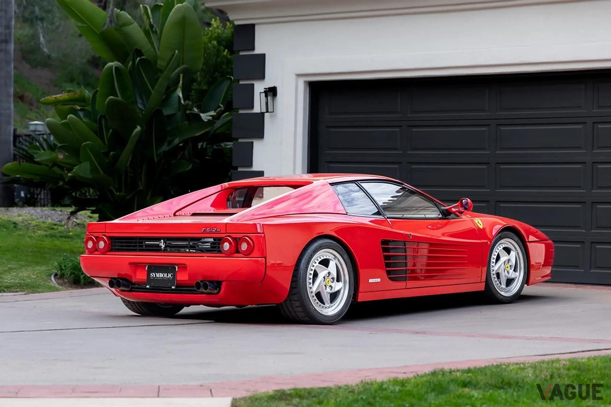 米国オークションに登場した1995年式フェラーリ「F512M」。左ハンドルだが希少な日本仕様モデルだ
