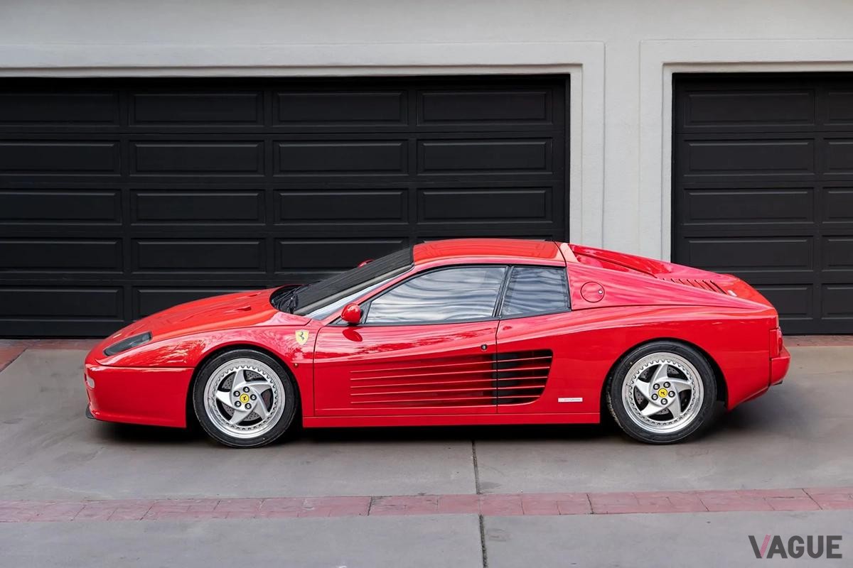 米国オークションに登場した1995年式フェラーリ「F512M」。左ハンドルだが希少な日本仕様モデルだ