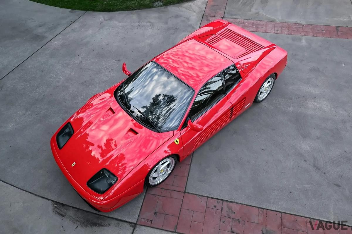 米国オークションに登場した1995年式フェラーリ「F512M」。左ハンドルだが希少な日本仕様モデルだ