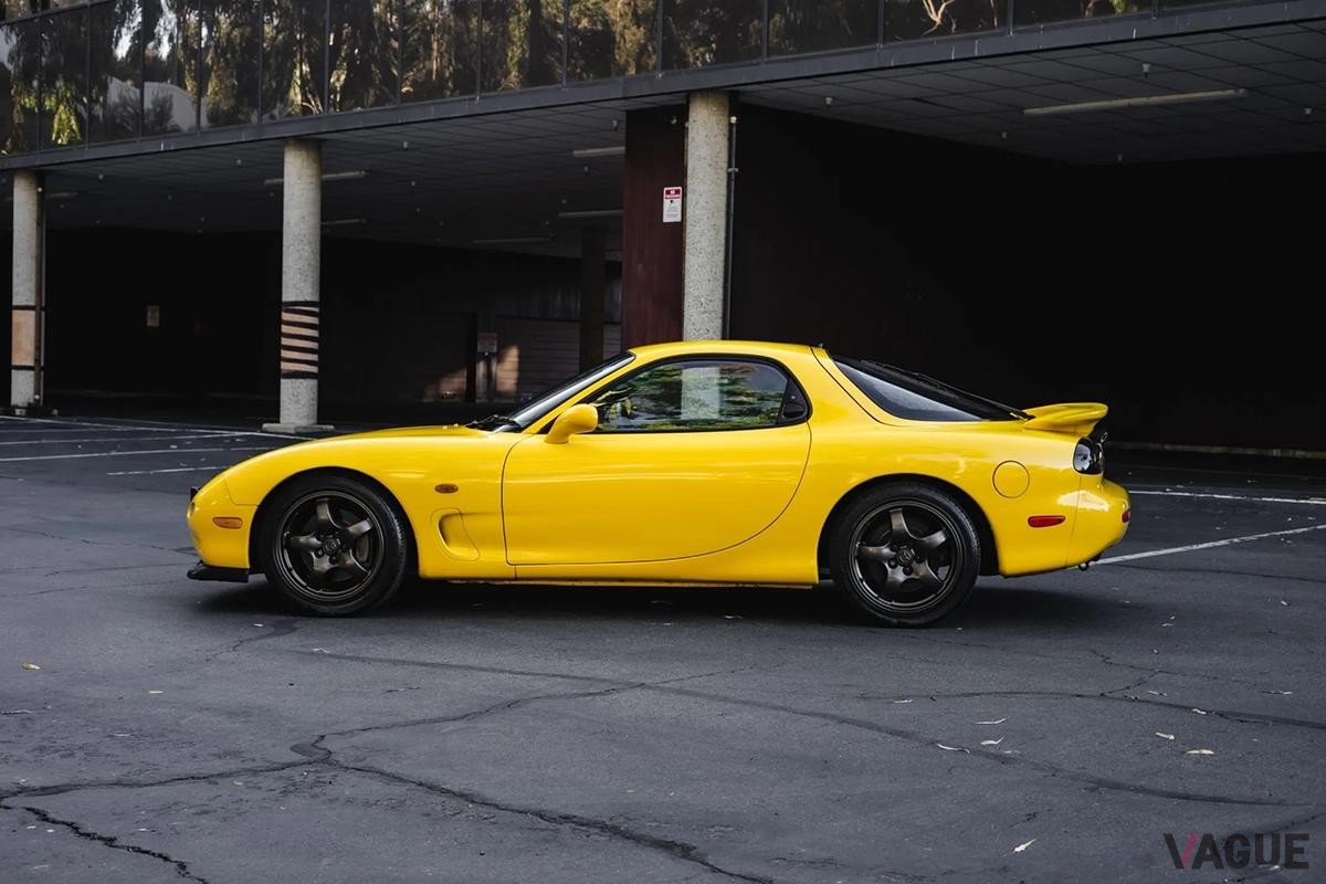 米国オークションに登場した1997年式マツダ「RX-7 タイプRS-R」