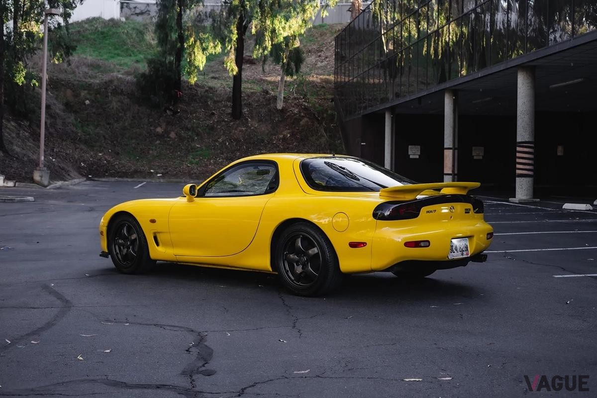 米国オークションに登場した1997年式マツダ「RX-7 タイプRS-R」