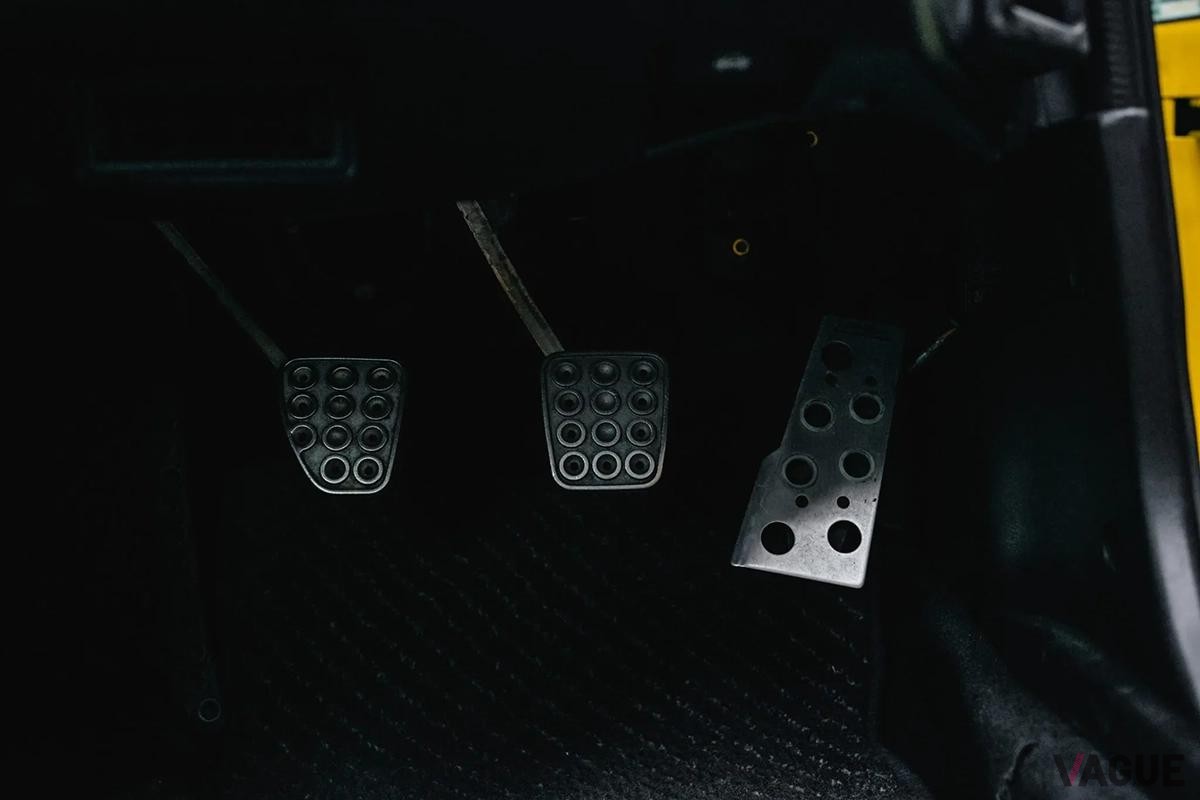 米国オークションに登場した1997年式マツダ「RX-7 タイプRS-R」のインテリア